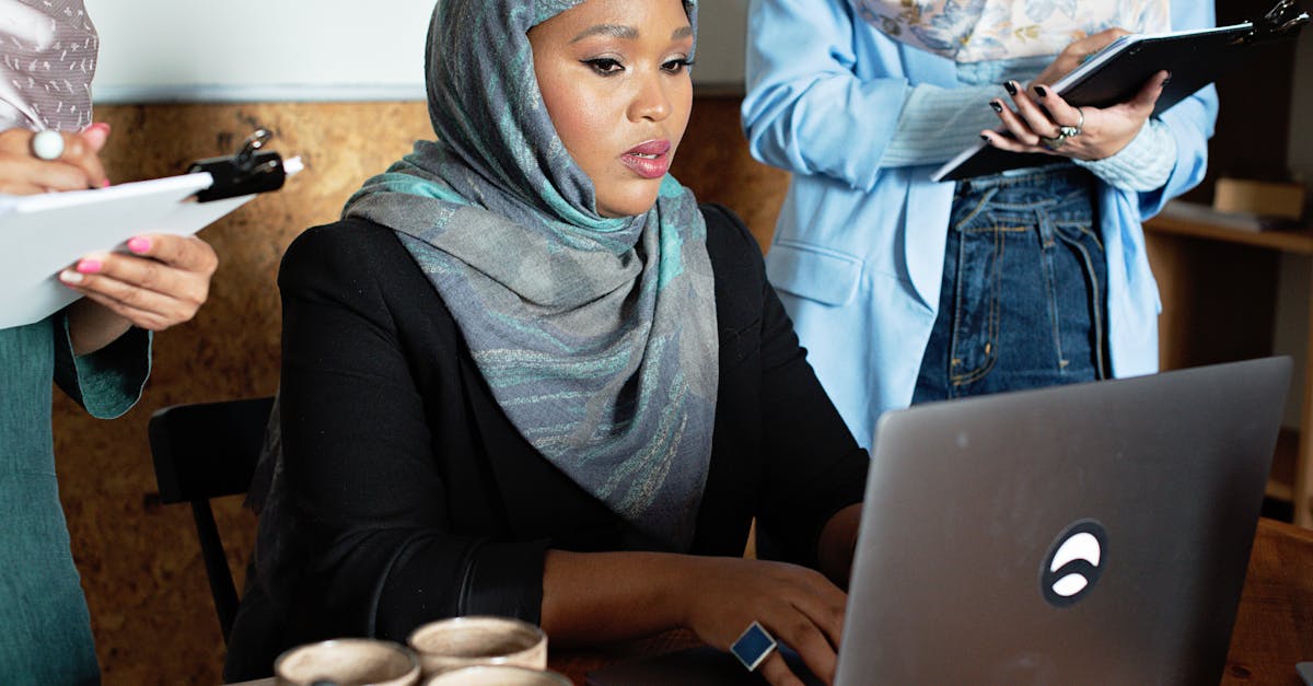 英雄联盟电竞经理：手机头条咋注册账号