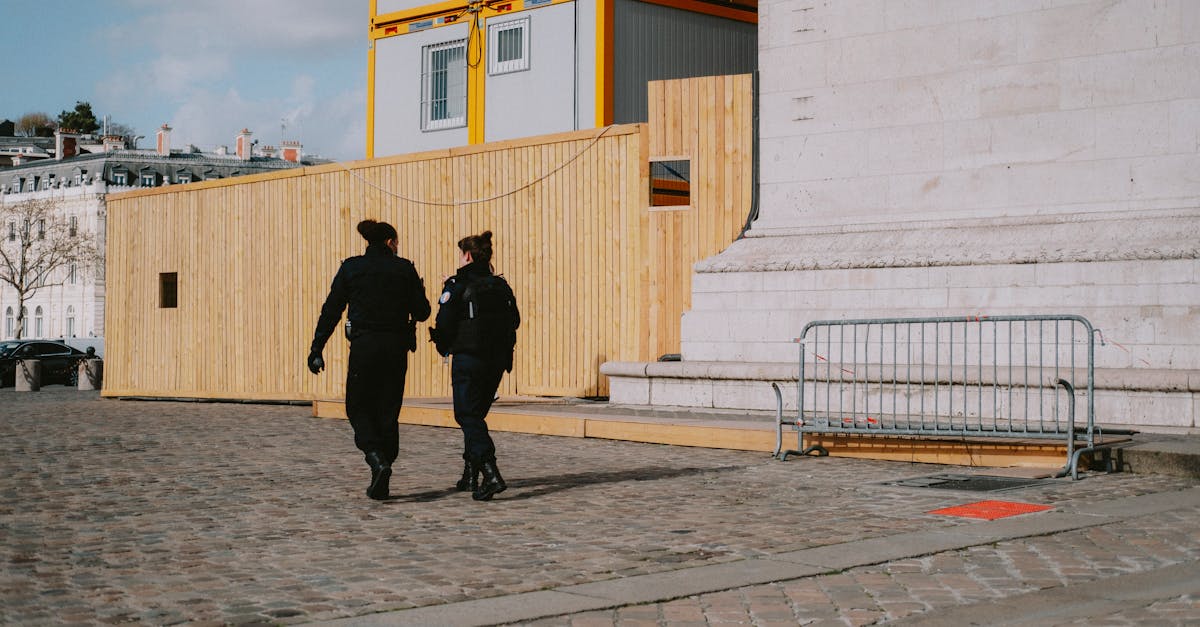 短信轰炸源码实名账号：实名制和用户体验的优化